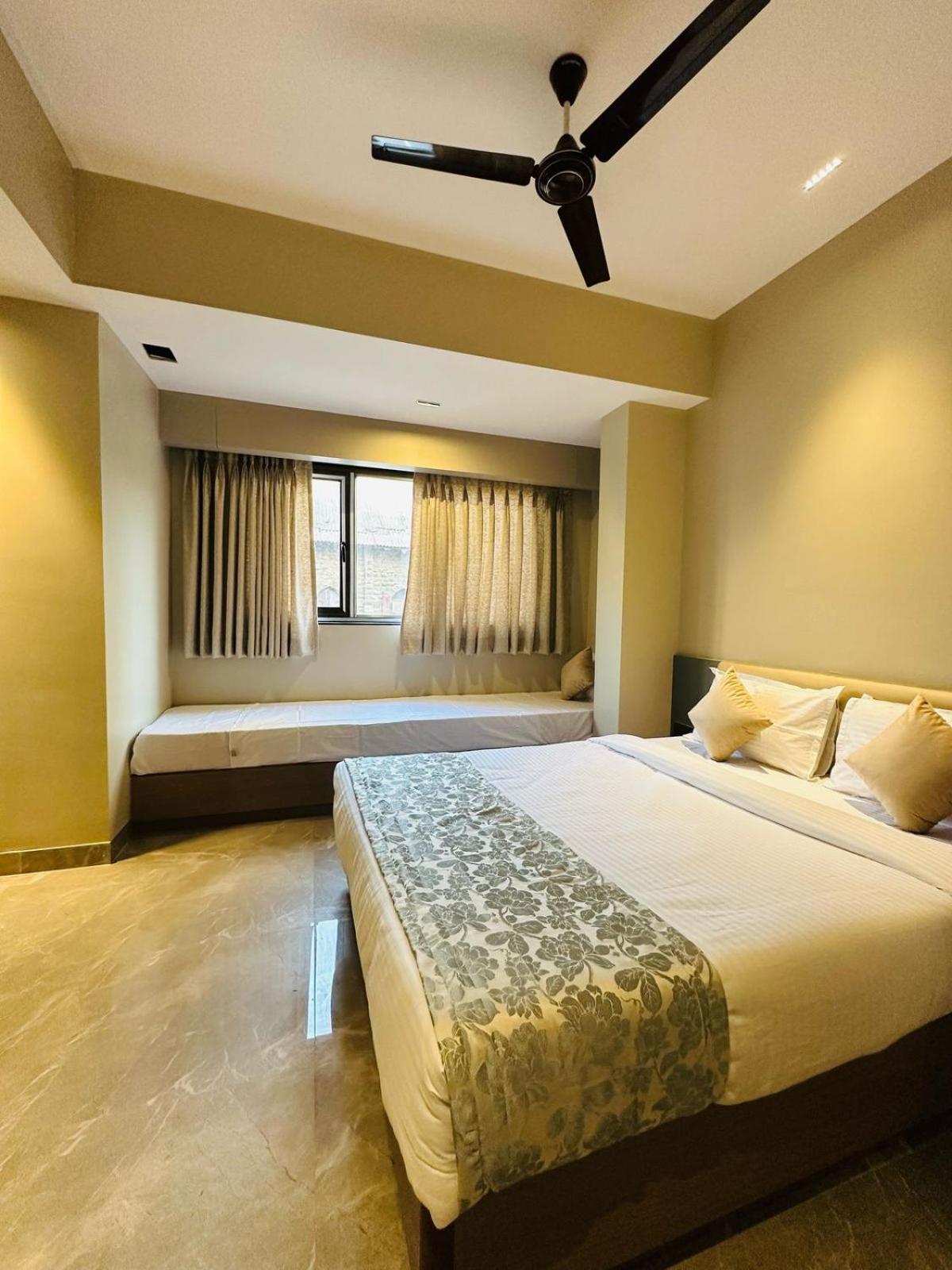 The Falcon Inn Mumbai Exterior foto